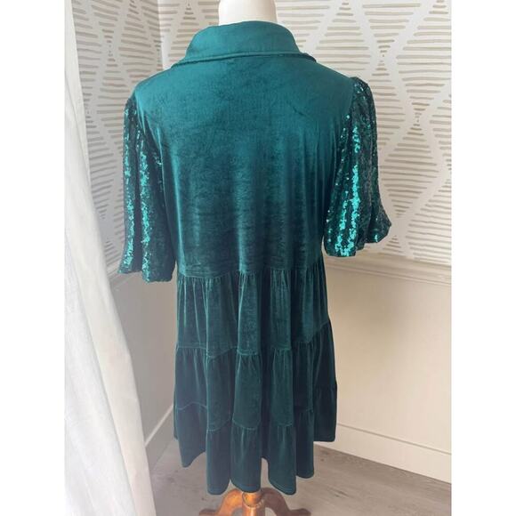 Entro Women’s Large Green Velvet & Sequin Tiered Ruffle Mini Dress - Picture 3 of 5